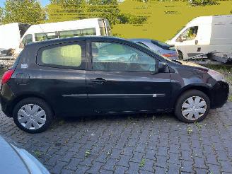 Renault Clio 1.2 16V 65 Hatchback  Benzine 1.149cc 48kW (65pk) picture 4