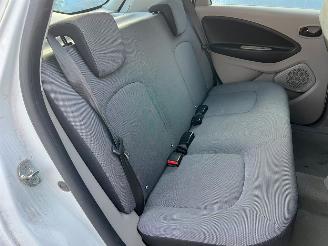 Renault Zoé 46kW Hatchback 4Dr Elektrisch  46kW (63pk) FWD 2012-06 (AGVYA; AGVYC) 5AM450; 5AMB4; 5AQ601 picture 19