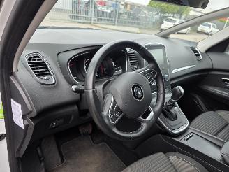 Renault Scenic 1.3 TCE 140 16V MPV  Benzine 1 332cc 103kW (140pk) picture 13