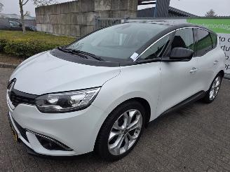 Renault Scenic 1.3 TCE 140 16V MPV  Benzine 1 332cc 103kW (140pk) picture 4