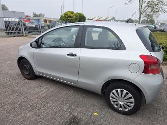 Toyota Yaris 1.0 12V VVT-i Hatchback  Benzine 998cc 51kW (69pk) picture 10