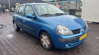 krockskadad bil auto Renault Clio  2002/1