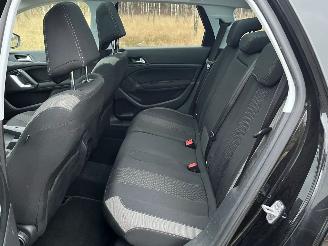 Peugeot 308 1,2 PureTech Style picture 9