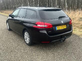 Peugeot 308 1,2 PureTech Style picture 4