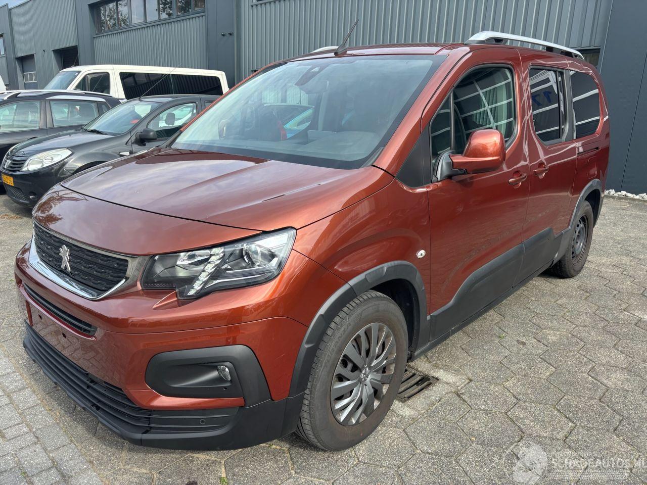 Peugeot Rifter 1.2 MPV 5 persoons