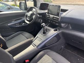 Peugeot Rifter 1.2 MPV 5 persoons picture 12