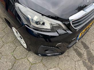 Peugeot 108 1.0 e-VTi68 picture 9