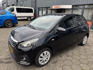 damaged passenger cars Peugeot 108 1.0 e-VTi68 2014/10