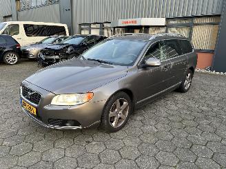 Schadeauto Volvo V-70 2.5T Kinetic 2008/12