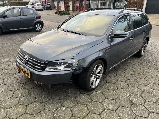 Vaurioauto  passenger cars Volkswagen Passat 1.6 TDI BM Variant 2012/3