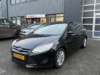 uszkodzony samochody osobowe Ford Focus 1.0 EcoBoost 2012/7