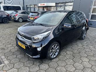 Vaurioauto  passenger cars Kia Picanto 1.0 CVVT Design Edition 2018/4