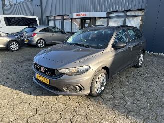 Vaurioauto  passenger cars Fiat Tipo 1.4 16V Popstar 2018/1