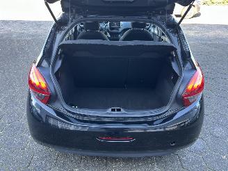 Peugeot 208 1.2 PureTech Active picture 22