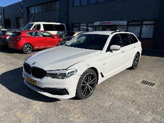 skadebil auto BMW 5-serie 520i High Executive 2018/3
