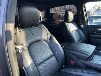 Dodge Ram 1500 Limited 5.7 V8 CC 4X4 picture 4