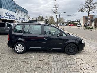 Volkswagen Touran 1.6 16V FSI Business picture 6