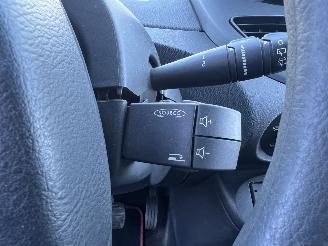 Renault Twingo II 1.2-16V Authentique picture 12