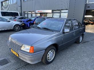 Unfallwagen Opel Kadett 1.6i LS 1988/3