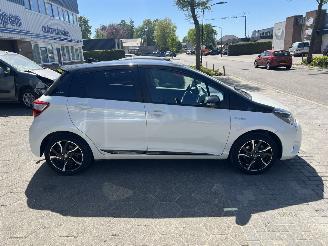 Toyota Yaris 1.5 Hybrid Y20 Gold Edition picture 4