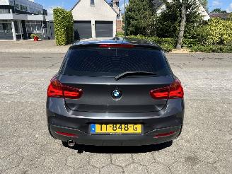 BMW 1-serie 118i Executive picture 4