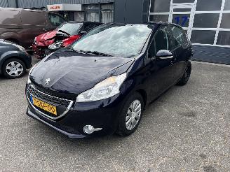 Auto incidentate Peugeot 208 1.0 VTI BLUE LEASE 2013/11