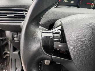 Peugeot 308 1.2E THP BLEU LEASE picture 14