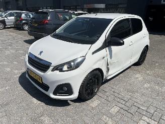 Schadeauto Peugeot 108 1.0 e-VTi Active 2016/1