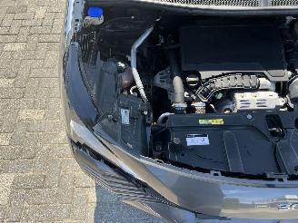 Peugeot 3008 1.2 PureTech Active Pack Business picture 11