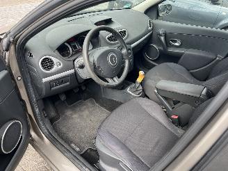 Renault Clio Estate 1.2 TCE Dynamique picture 11