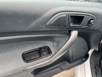Ford Fiesta 1.25 Trend picture 14