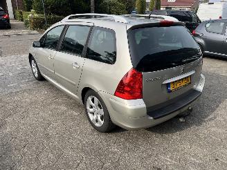 Peugeot 307 1.6-16V Pack picture 3