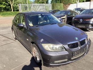 Damaged car BMW 3-serie 3 serie (E90), Sedan, 2005 / 2011 320i 16V 2005/6