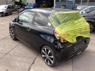 Peugeot 108 108, Hatchback, 2014 1.2 VTi 12V picture 3