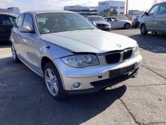 Damaged car BMW 1-serie 1 serie (E87/87N), Hatchback 5-drs, 2003 / 2012 118i 16V 2005/2
