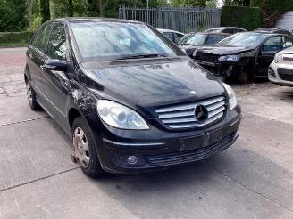 Damaged car Mercedes B-klasse B (W245), Hatchback, 2005 / 2011 1.5 B-150 16V 2006/1