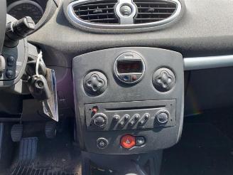 Renault Clio Clio III (BR/CR), Hatchback, 2005 / 2014 1.4 16V picture 13