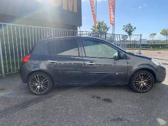 Renault Clio 2.0 16V Hatchback  Benzine 1.997cc 102kW (139pk) FWD 2006-09/2014-12 (BR07; CR07; BR0C; CR0C; BRCC; CRCC) M4R700; M4R701 picture 4