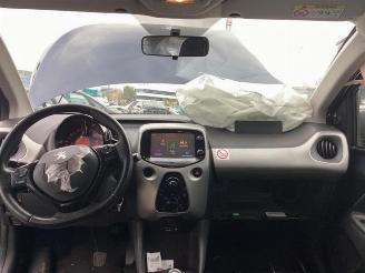 Peugeot 108 108, Hatchback, 2014 1.0 12V picture 25