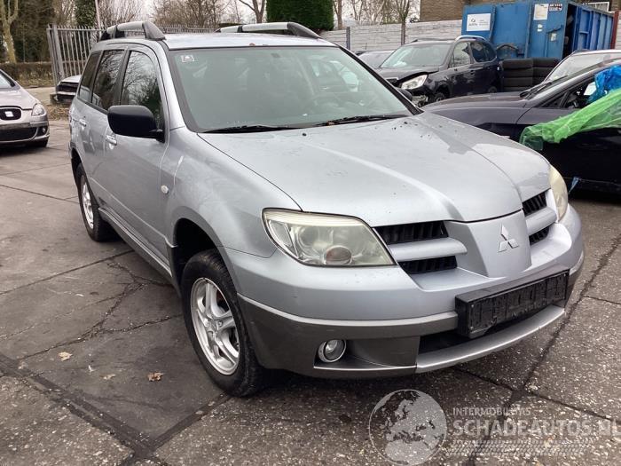 Mitsubishi Outlander Outlander (CU), SUV, 2001 / 2007 2.0 16V 4x2