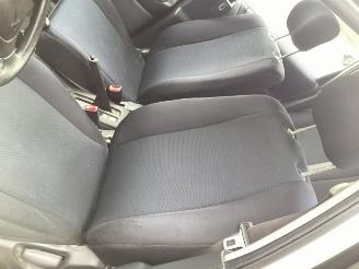 Suzuki Liana 1.6 MPi 16V Hatchback 4Dr Benzine 1.586cc 76kW (103pk) FWD 2001-07/2008-04 (ERC31) M16A picture 24