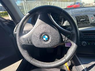 BMW 1-serie 116i 2.0 16V Hatchback 2Dr Benzine 1.995cc 90kW (122pk) RWD 2008-11/2011-12 (UK31; UK32) N43B20A picture 11