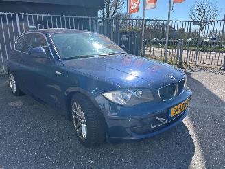 uszkodzony samochody osobowe BMW 1-serie 116i 2.0 16V Hatchback 2Dr Benzine 1.995cc 90kW (122pk) RWD 2008-11/2011-12 (UK31; UK32) N43B20A 2010/6