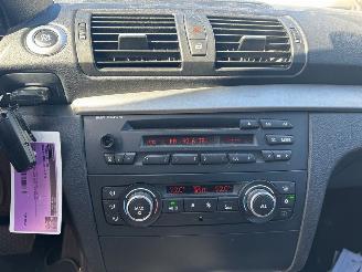 BMW 1-serie 116i 2.0 16V Hatchback 2Dr Benzine 1.995cc 90kW (122pk) RWD 2008-11/2011-12 (UK31; UK32) N43B20A picture 12