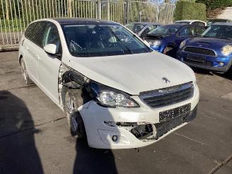 Coche siniestrado Peugeot 308 308 SW (L4/L9/LC/LJ/LR), Combi 5-drs, 2014 / 2021 1.6 BlueHDi 120 2015/12
