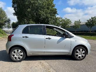 Toyota Yaris 1.0 12V VVT-i Hatchback  Benzine 998cc 51kW (69pk) FWD 2005-08/2011-12 (KSP90) 1KRFE picture 2