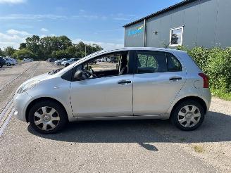 Toyota Yaris 1.0 12V VVT-i Hatchback  Benzine 998cc 51kW (69pk) FWD 2005-08/2011-12 (KSP90) 1KRFE picture 6
