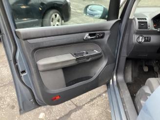 Volkswagen Touran Touran (1T1/T2), MPV, 2003 / 2010 1.6 FSI 16V picture 14