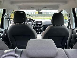 Peugeot 208 1.4 HDi Hatchback  Diesel 1.398cc 50kW (68pk) FWD 2012-03/2019-12 (CA8HP; CC8HP) DV4C; 8HP picture 11