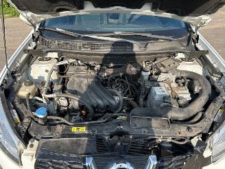 Nissan Qashqai 1.6 16V SUV  Benzine 1.598cc 86kW (117pk) FWD 2010-11/2014-01 (J10A; J10B) HR16DE picture 9